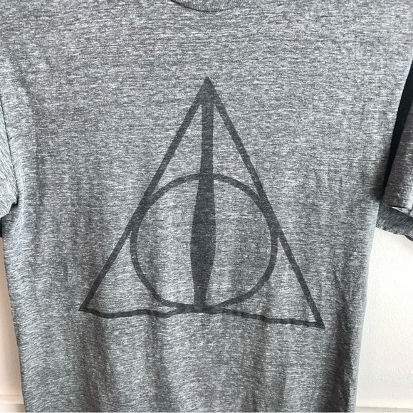 Harry Potter Deathly Hallows Gray Short Sleeve Shirt - Picture 4 of 4